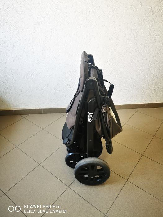 Vând cărucior Joie Litetrax