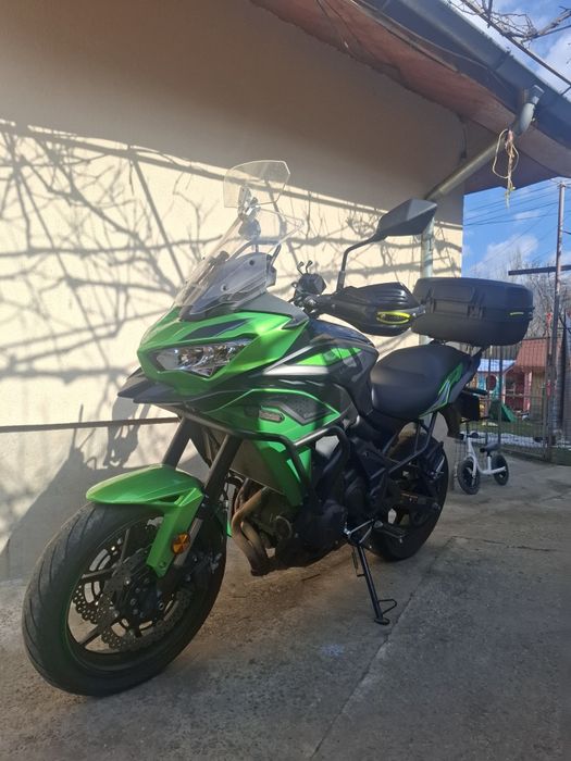 Vând Kavasaki Versys