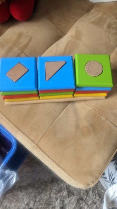 Образователни игри,пъзели ,писти и играчки за дете