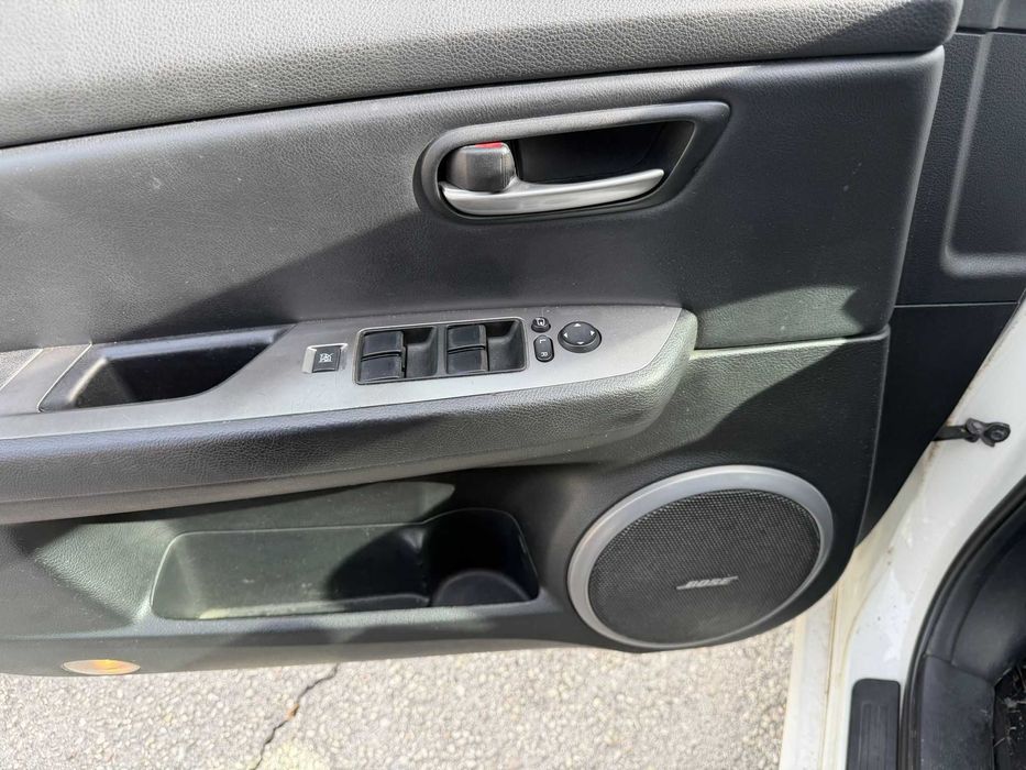 Продавам Мазда 6 на части