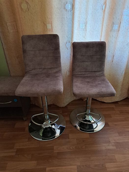 Барные стулья 4 штуки
