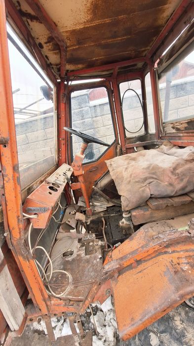 Продам трактор т-16