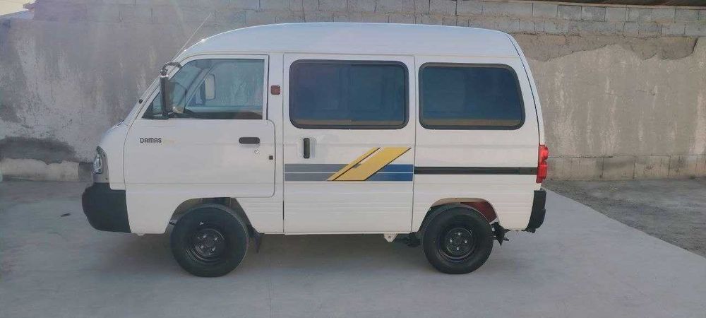 Damas, kraskasi toza, minishga tayyor