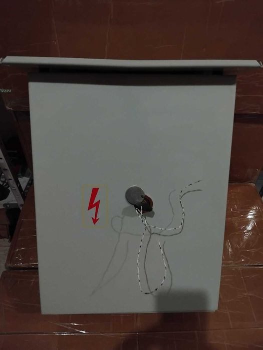 Безплатна доставка! Нови метални елтабла за външен монтаж