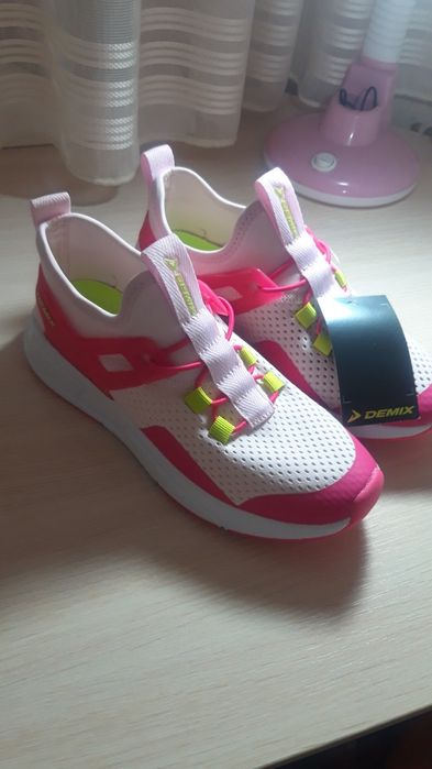 Кроссовки на девочку 34 размер