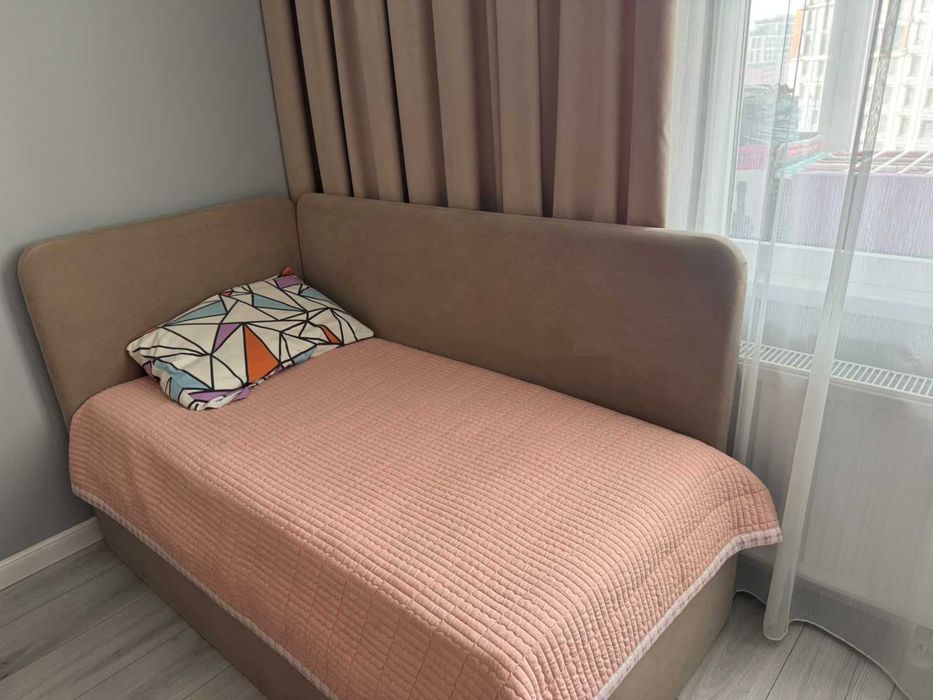 Продам детскую кровать б/у с матрасом