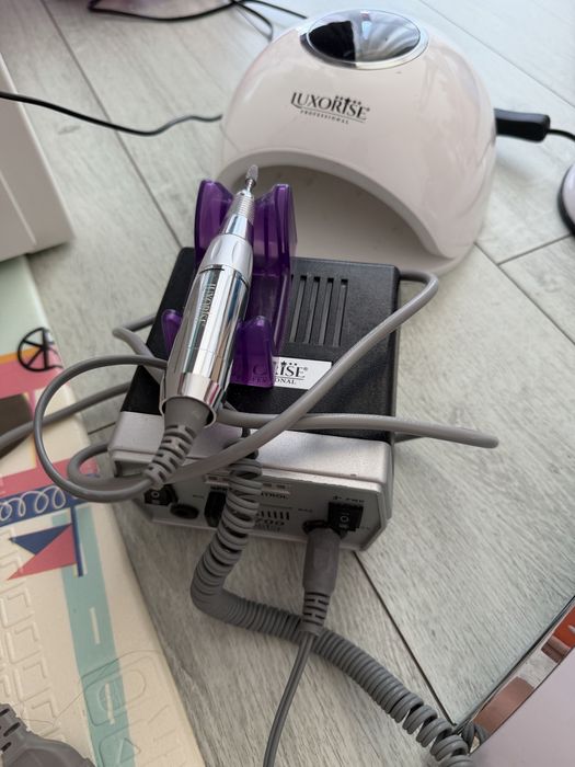 Vand kit complet pentru unghii
