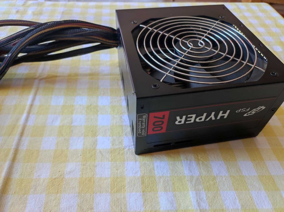 Захранване Hyper 700w