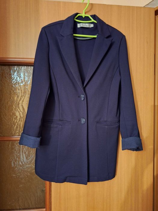 Пиджак для девочки школьный, темно-синий. Рост 140. Б/у.