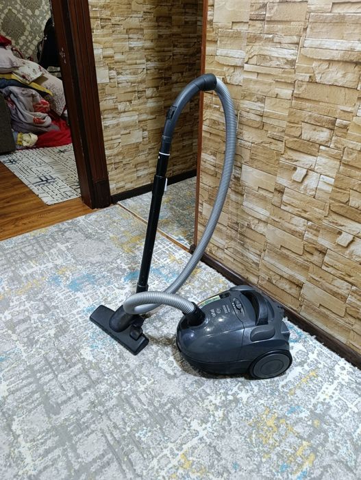 Продам пылесос Artel