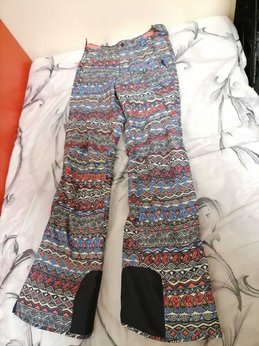 Юнешко ски облекло размер 164 см.