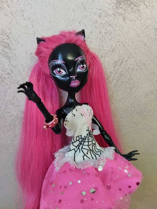 Monster high кукла Catty Noir