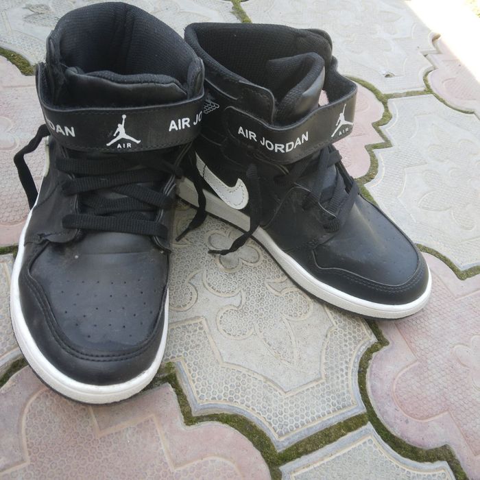 oʻgʻil bolalar oyoq kiyimlari