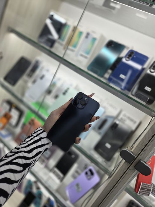 Humor GSM oferă spre vânzare / iPhone 15 Pro Max / 256 GB / Blue / Baterie 86% / Garanție 12 luni / Rate