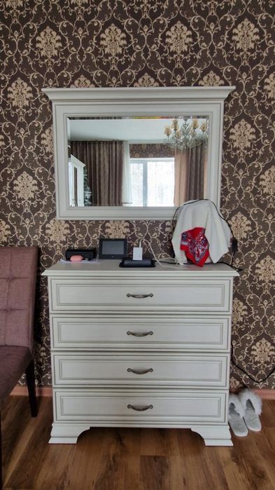 Продам шкаф и тумба зеркало
