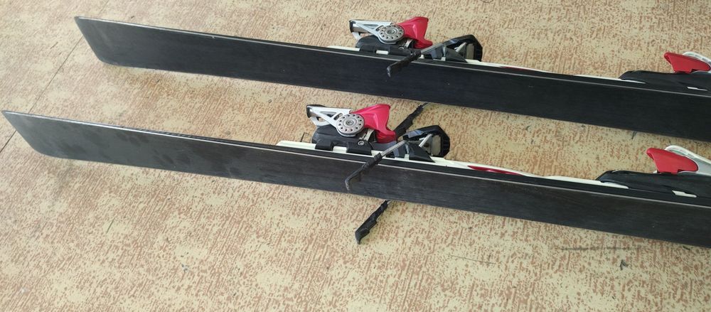 Ски volki.                      .