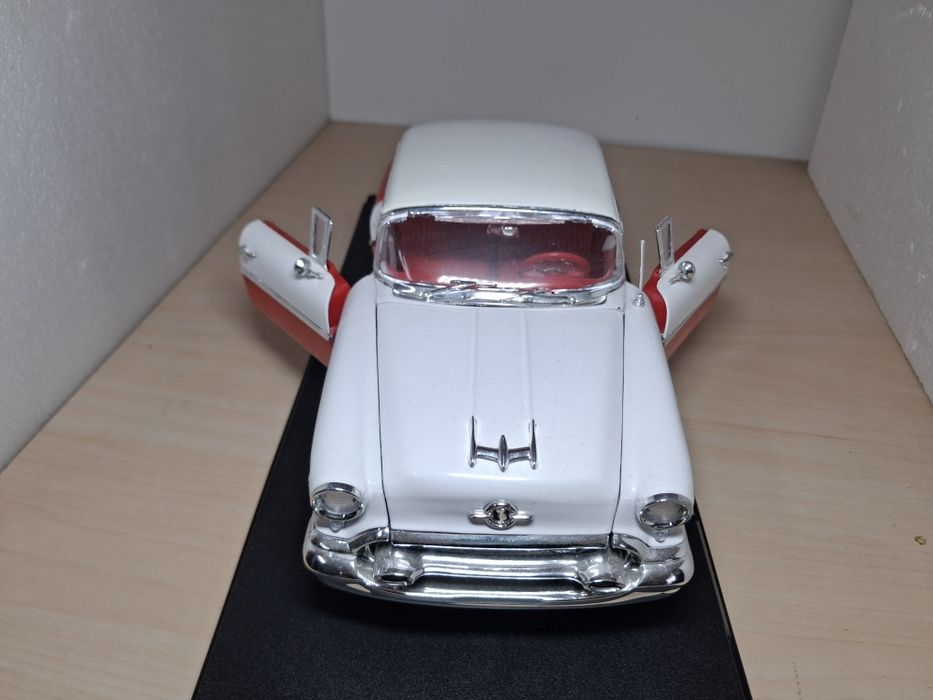 Oldsmobile scara 1:18 welly