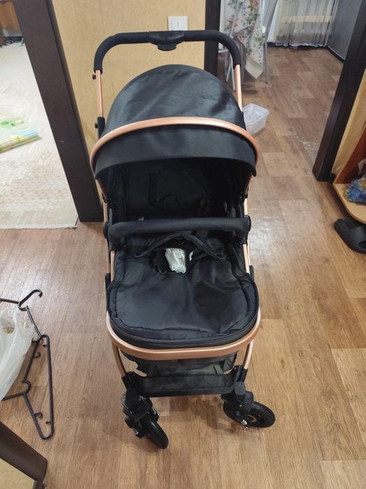 Продам коляску детскую до 4х лет