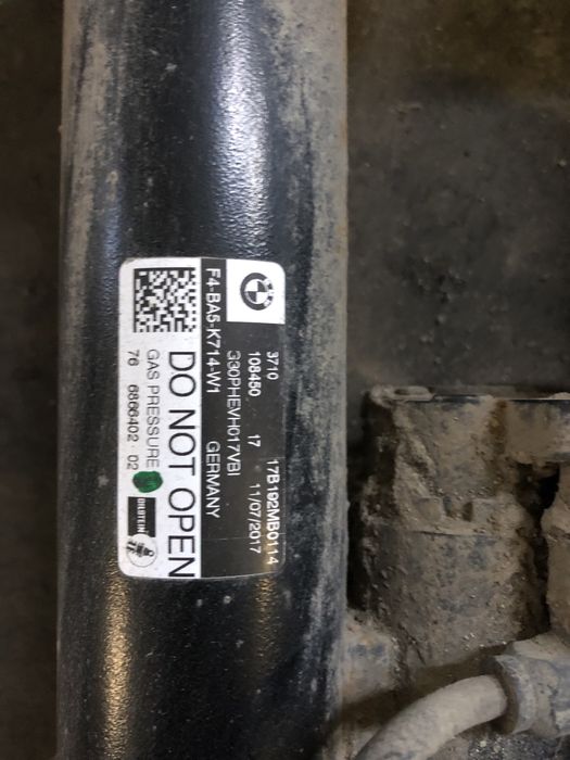 Задни адаптивни амортесьори БМВ Г30 (amortesiori bmw g30)