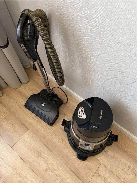 Мощный пылесос с аквафильтром Aura Roboclean 114F +