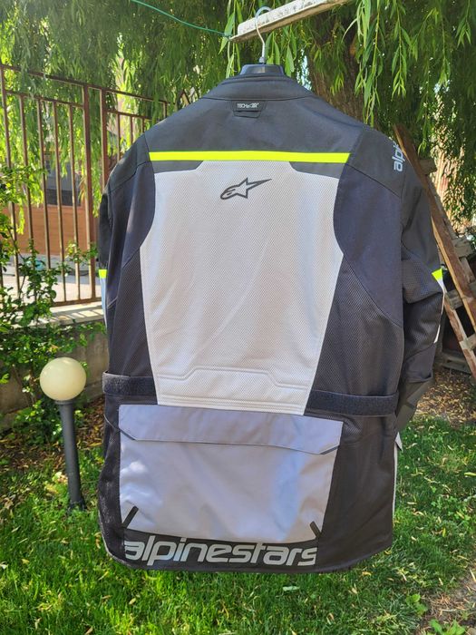 Висок клас яке и ръкавици за мотоциклетисти