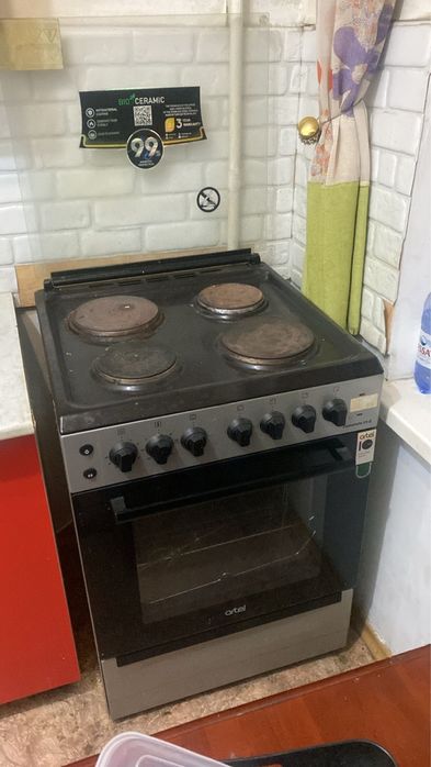 Продам печь с духовкой марки Artel