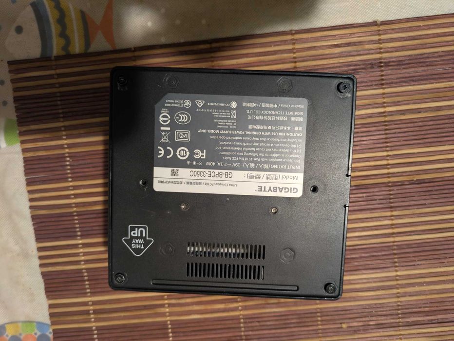 Мини компютър GIGABYTE Brix-3350C