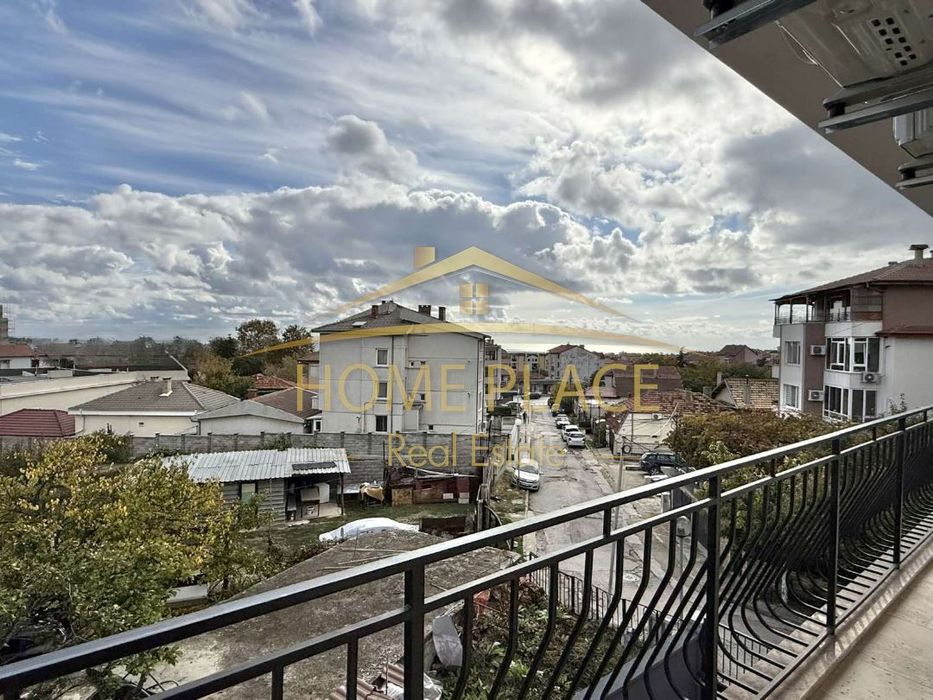 Тристаен етаж от къща в кв.Виница