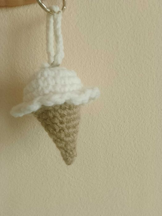 Изработка на плетени цветя и дребни аксесоари!