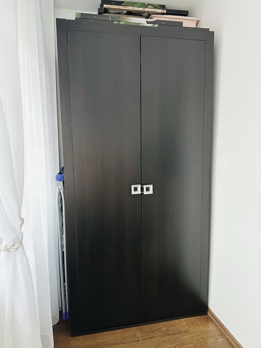 Dulap cu bara si rafturi