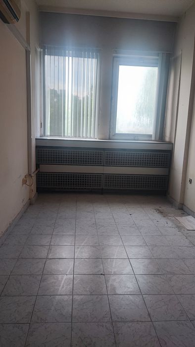 Дава се под наем Офис в Свищов - 240 кв.м за 459 € - Снимка #5