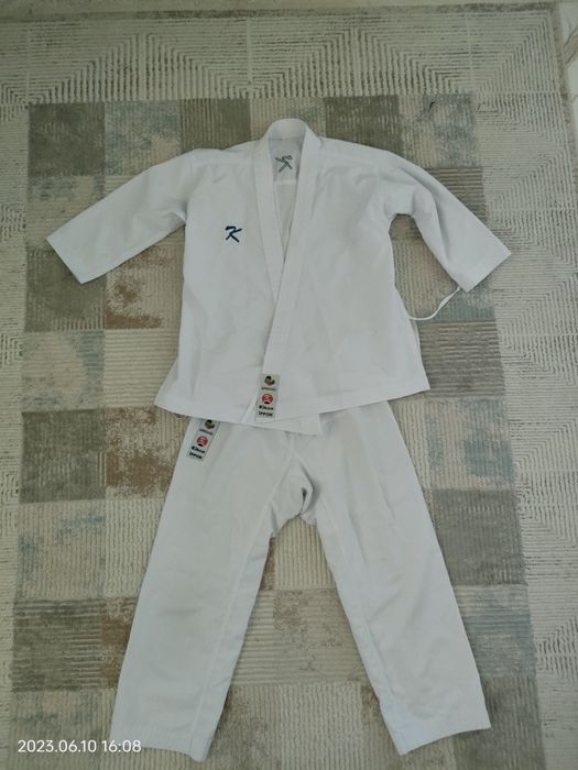 Каратэ формасы сатылады.