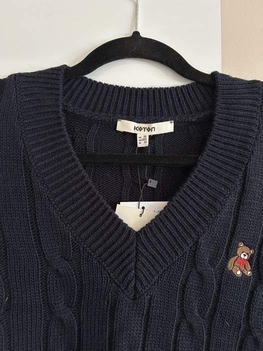 Пуловер Koton.