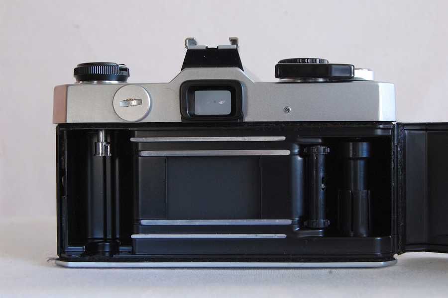 Aparat foto film fujica st605 cu obiectiv fujinon 1.8 / 55