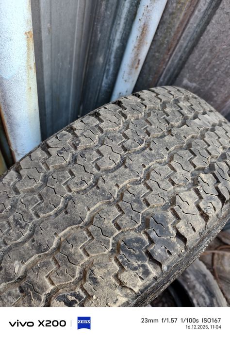 Продам резину с диском  на тоиоту ландкрузер