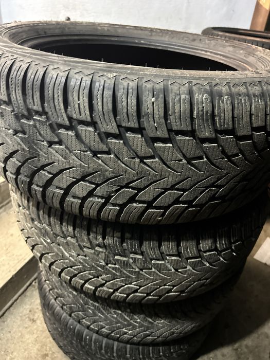 245 50 19 Nokian suv 4 dot 2022