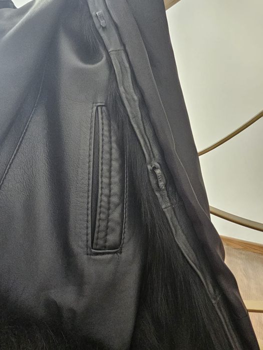 Vand haina de piela naturala cu blana stil pelerina