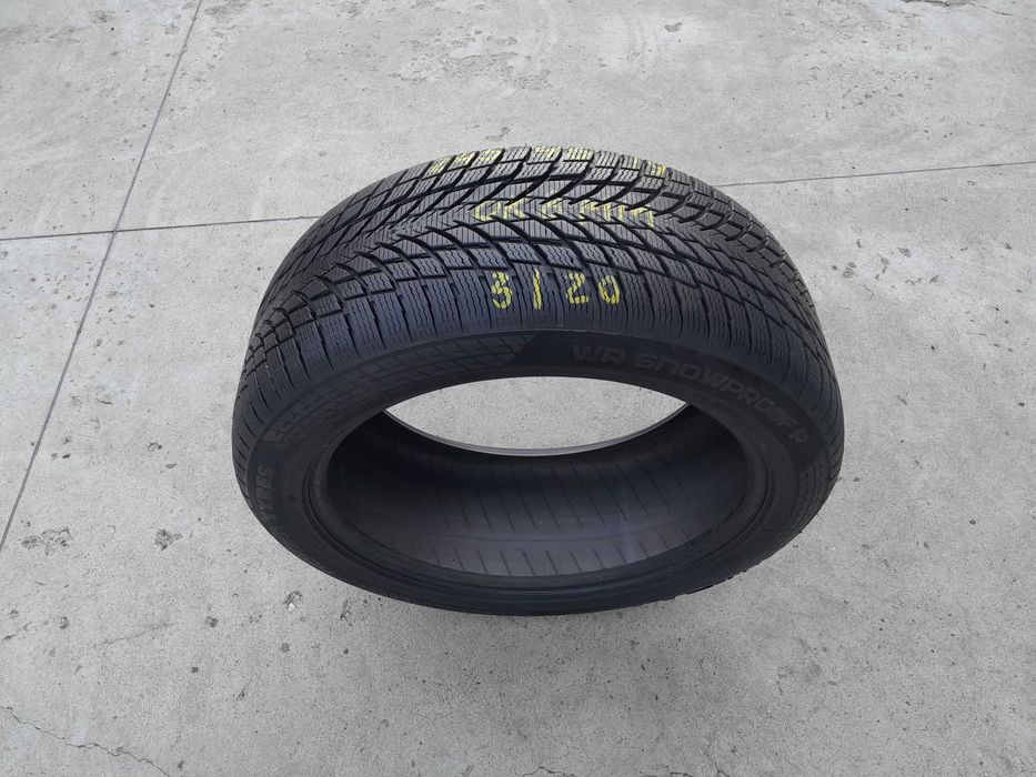 O anvelopa de iarna 245 45 19 nokian Wr snowproof profil 8 mm