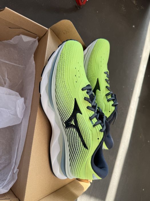 Маратонки Mizuno 42,5