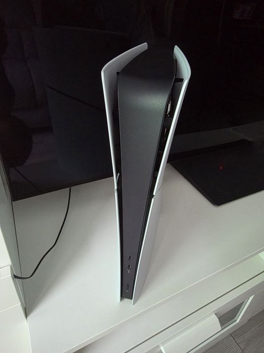 Vand consola PlayStation 5 Digital Edition (PS5) Slim, 825GB SSD, E-Chassis