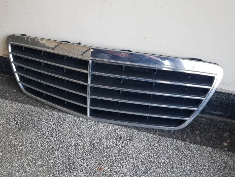 Оригинална решетка avantgarde за w210 facelift