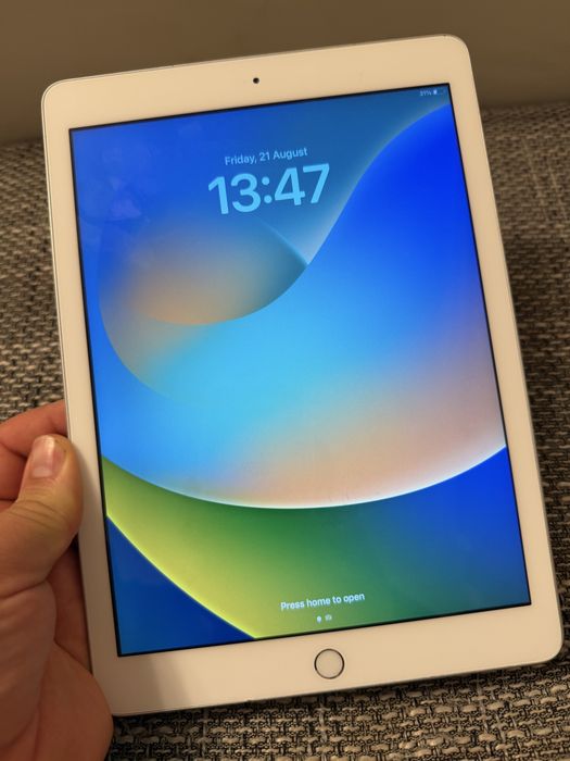 iPad 5th generation - 32 GB - Wi-Fi 93%