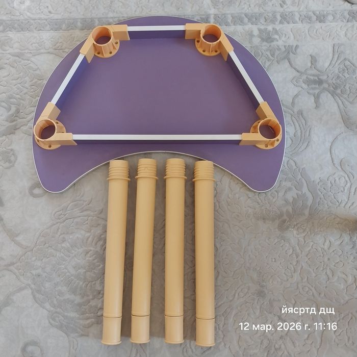 Детские столы. Цена за 1 стол- 550 млн. Цена за 2 стола-1 млн