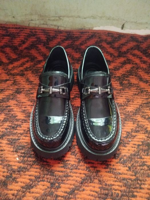 Oyoq kiyim erkaklar uchun