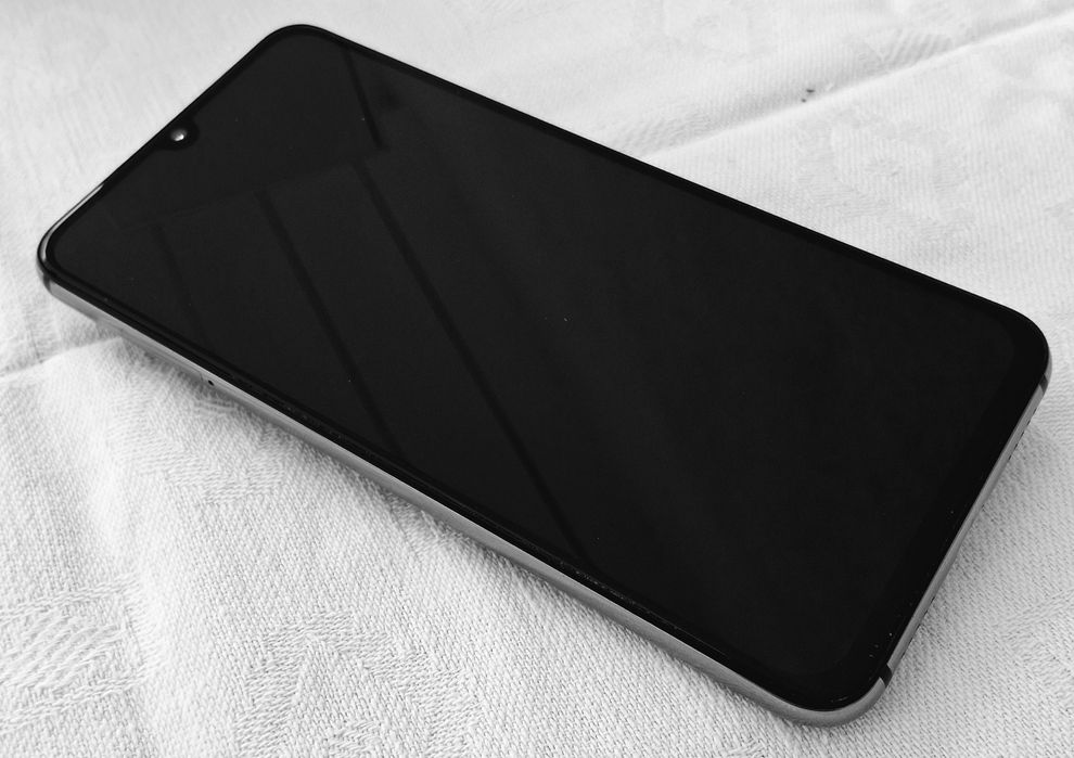 Xiaomi MI 9 SE дисплей 5.97"