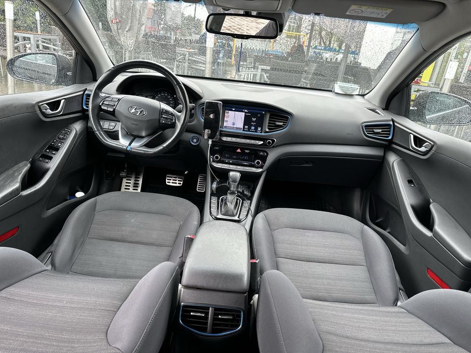 Hyundai ioniq hybrid