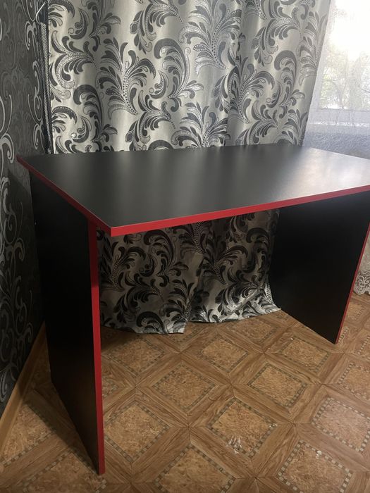 продаю игровой стол