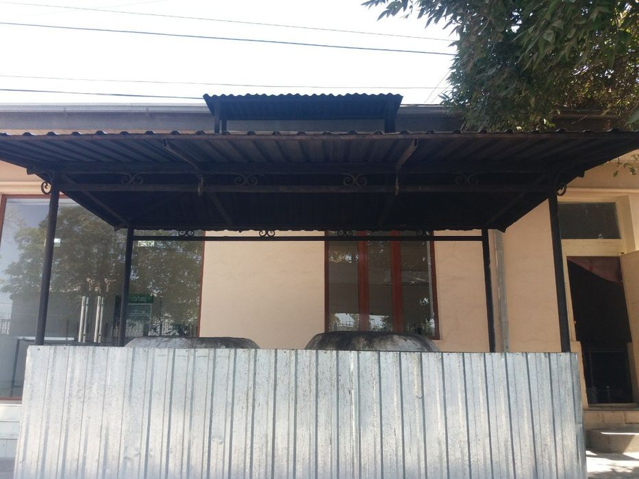 Навес в отличном состоянии