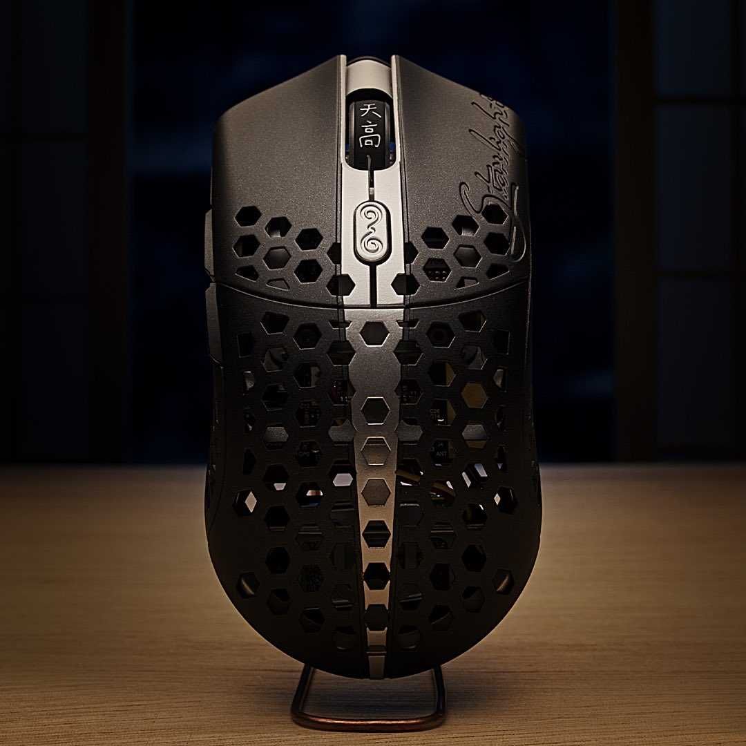 Finalmouse The Last Legend Medium гр. Бургас Център • OLX.bg