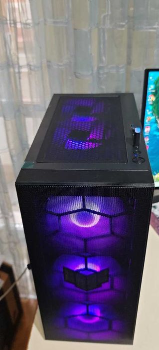 Продавам Добър Геймърски Комютър Ryzen 5 7500F/32GB/1000GB SSD/Asus TUF Gaming RTX 3070/Гаранция